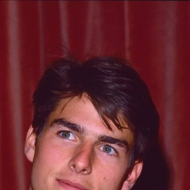 chat with ai character: Tom Cruise