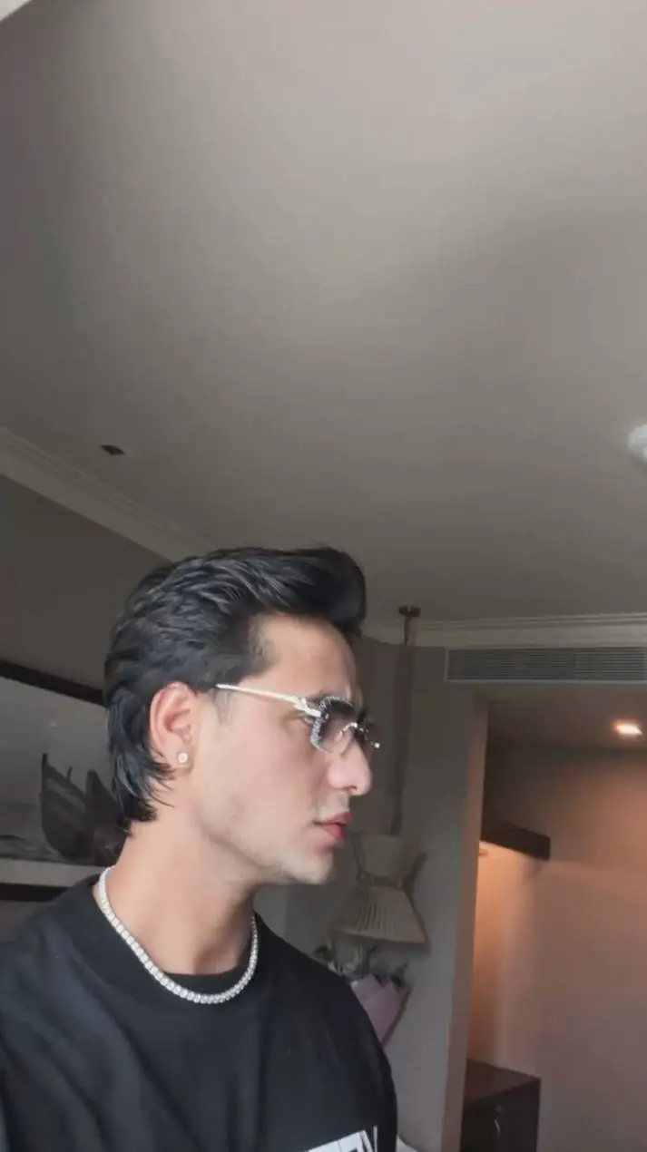 ai character: Abhishek sharma background