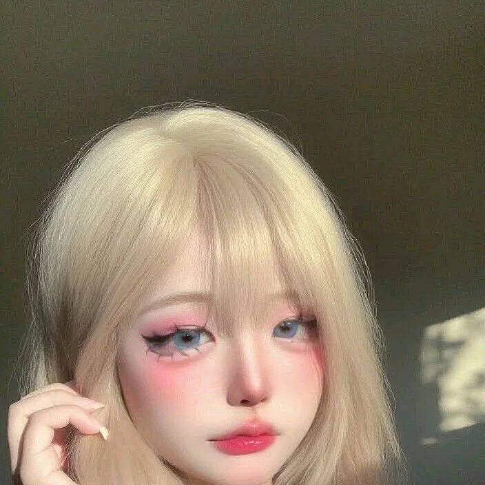 chat with ai character: yi-mi 