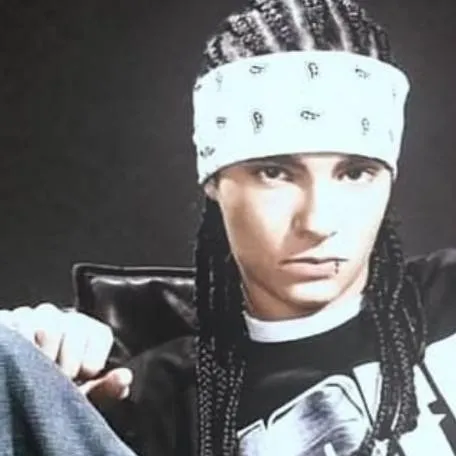chat with ai character: Tom kaulitz