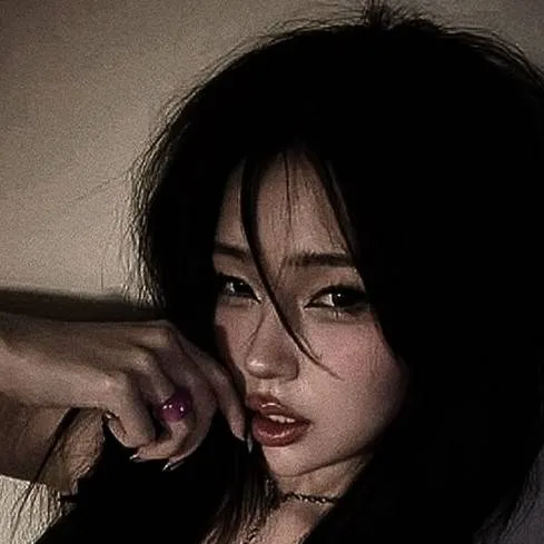 chat with ai character: skz sister