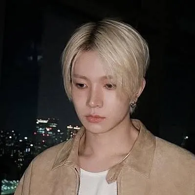 chat with ai character: Heeseung 