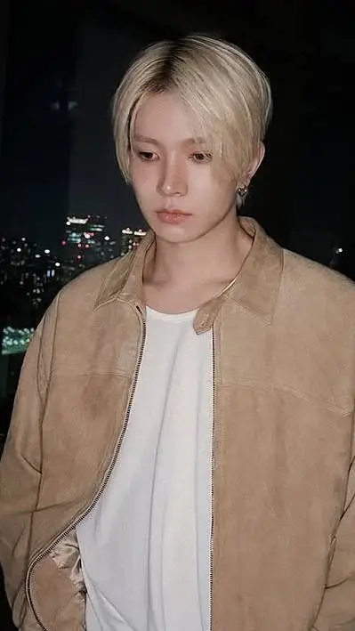 ai character: Heeseung  background