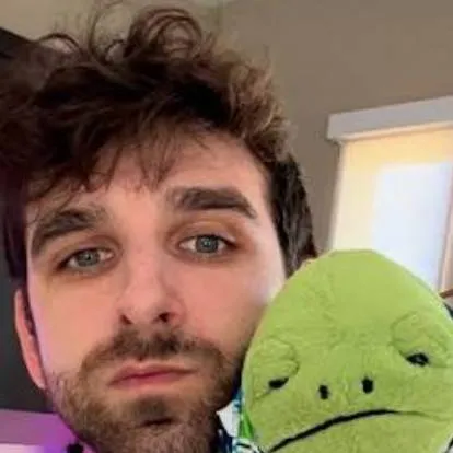 chat with ai character: Daniel ferri