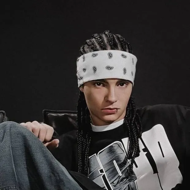 chat with ai character: 🖤TOM KAULITZ 🖤