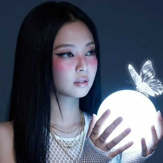 chat with ai character: Jennie