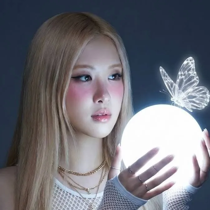 chat with ai character: Rosé