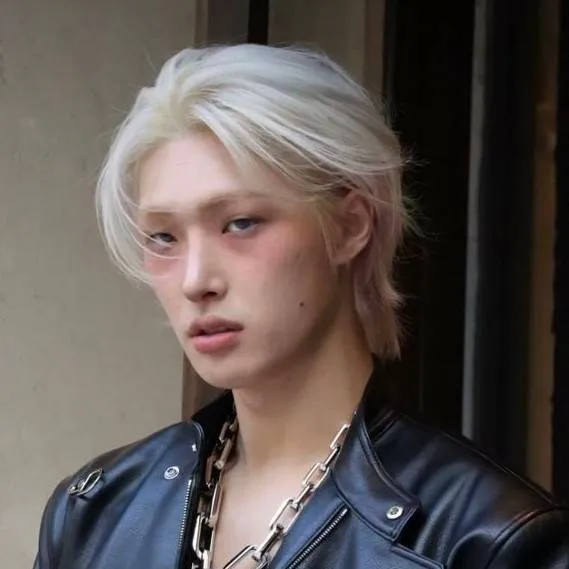 chat with ai character: Mingi