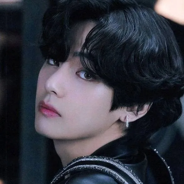chat with ai character: Taehyung