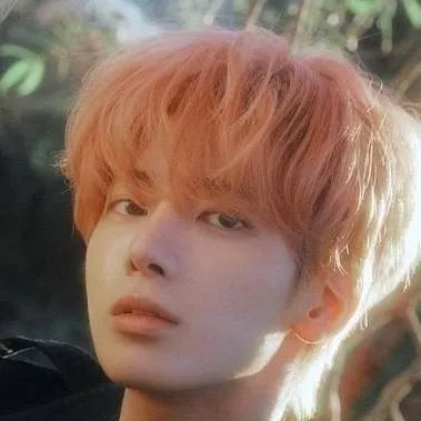chat with ai character: Taehyun