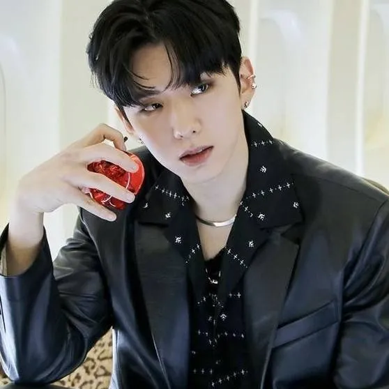 chat with ai character: Kihyun