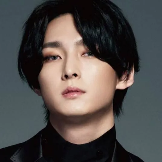 chat with ai character: Zuho