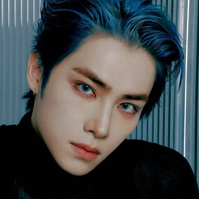 chat with ai character: Xiaojun