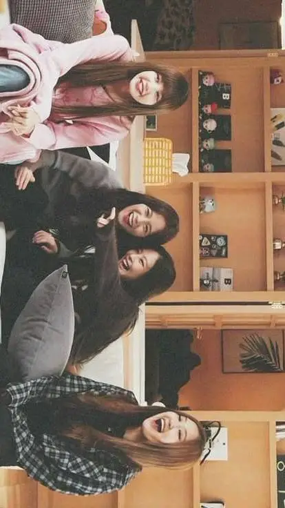 ai character: BLACKPINK groupcht background