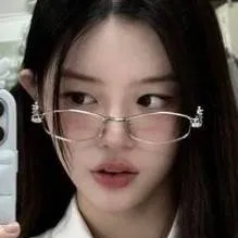 chat with ai character: Minju