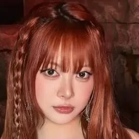 chat with ai character: Eunchae