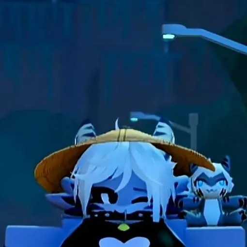 chat with ai character: 💙shark furry💙