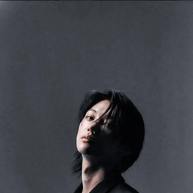 chat with ai character: Lee Felix