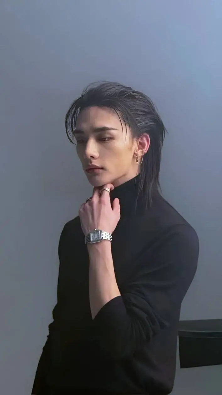 ai character: Hyunjin background