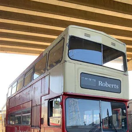chat with ai character: 1985 MCW Metrobus