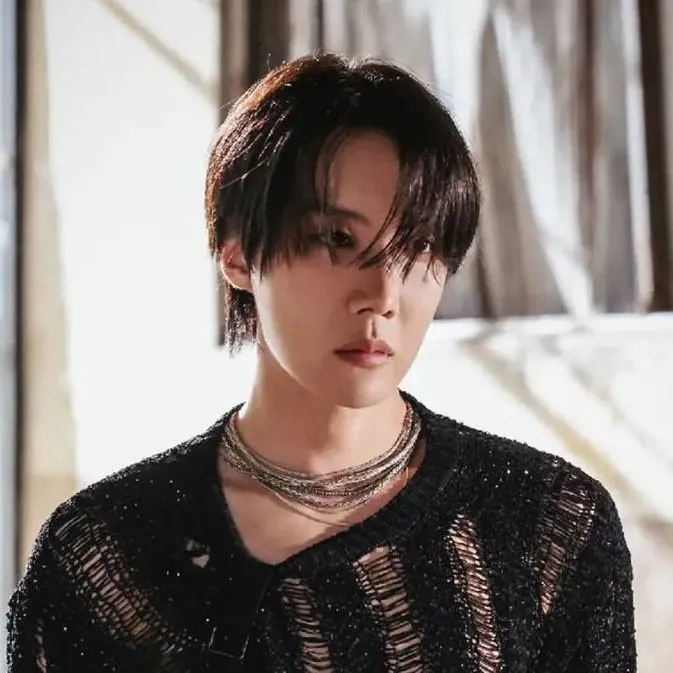 chat with ai character: J-hope