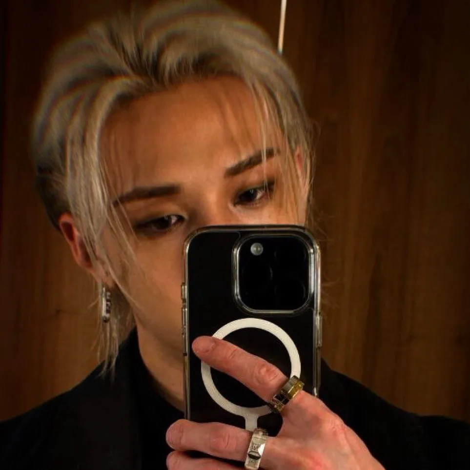 chat with ai character: Bangchan