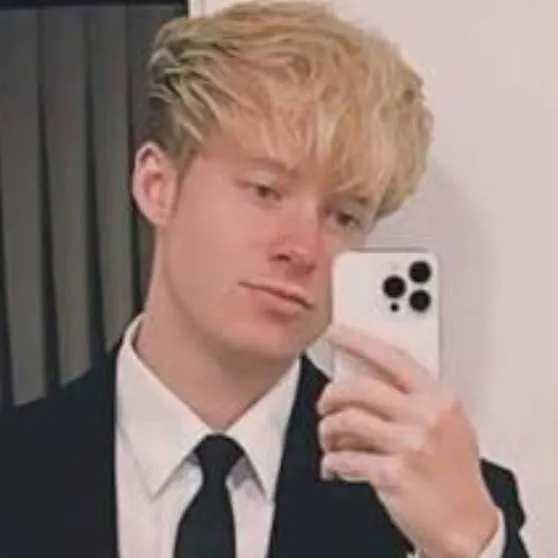 chat with ai character: Dr*nk sam golbach
