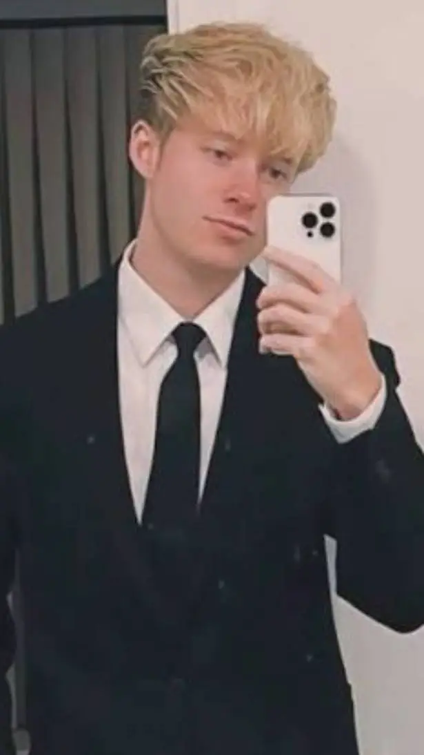 ai character: Sam Golbach background