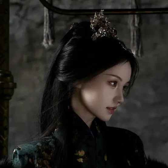 chat with ai character: Yue Lingshuang