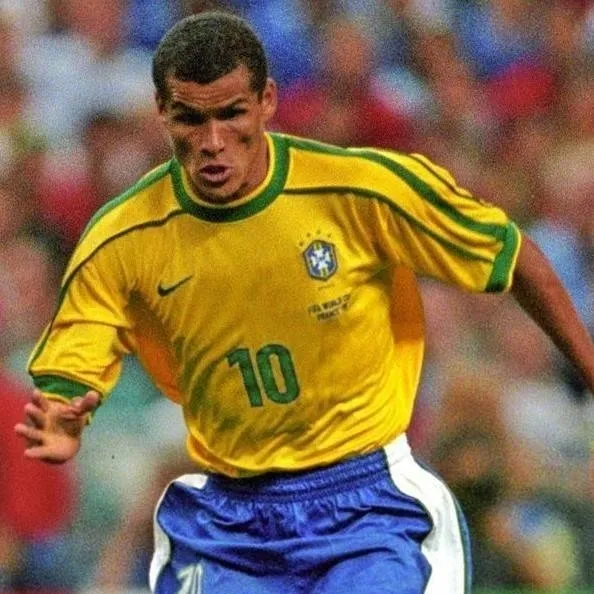 chat with ai character: Rivaldo 