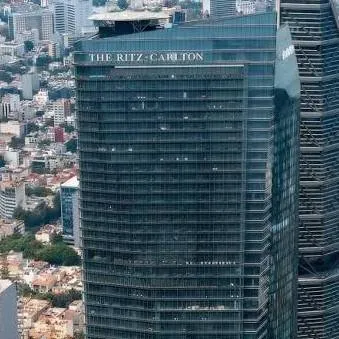chat with ai character: the Ritz Carlton 