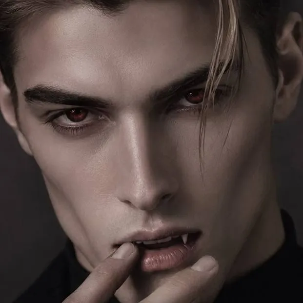 chat with ai character: Adrian Night