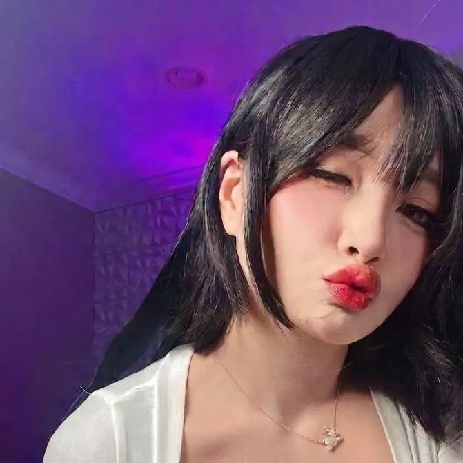 chat with ai character: AsianBunnyX