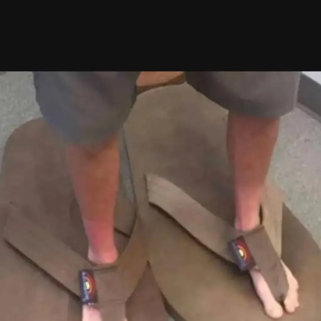 chat with ai character: shoe