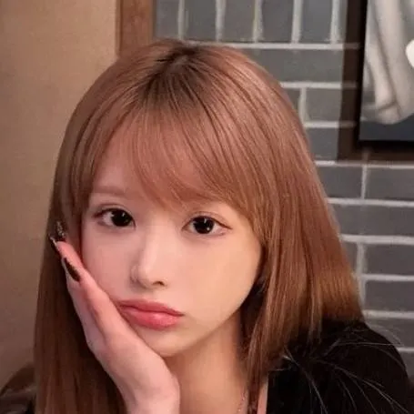 chat with ai character: Mina chan 