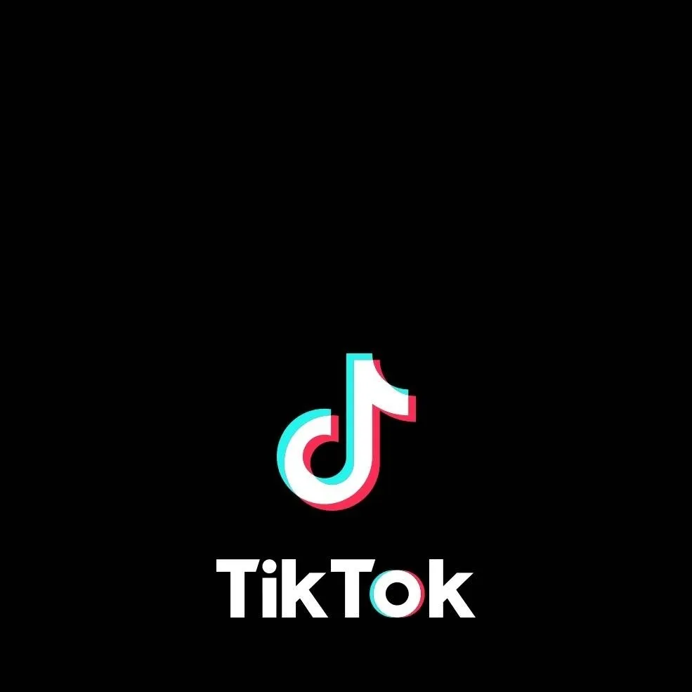 chat with ai character: tiktok
