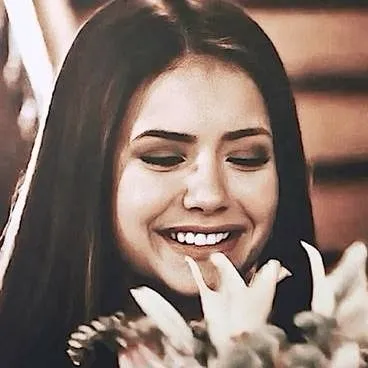 chat with ai character: Elena Gilbert