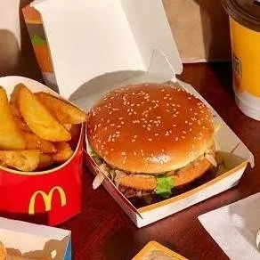 chat with ai character: Local Mcdonalds