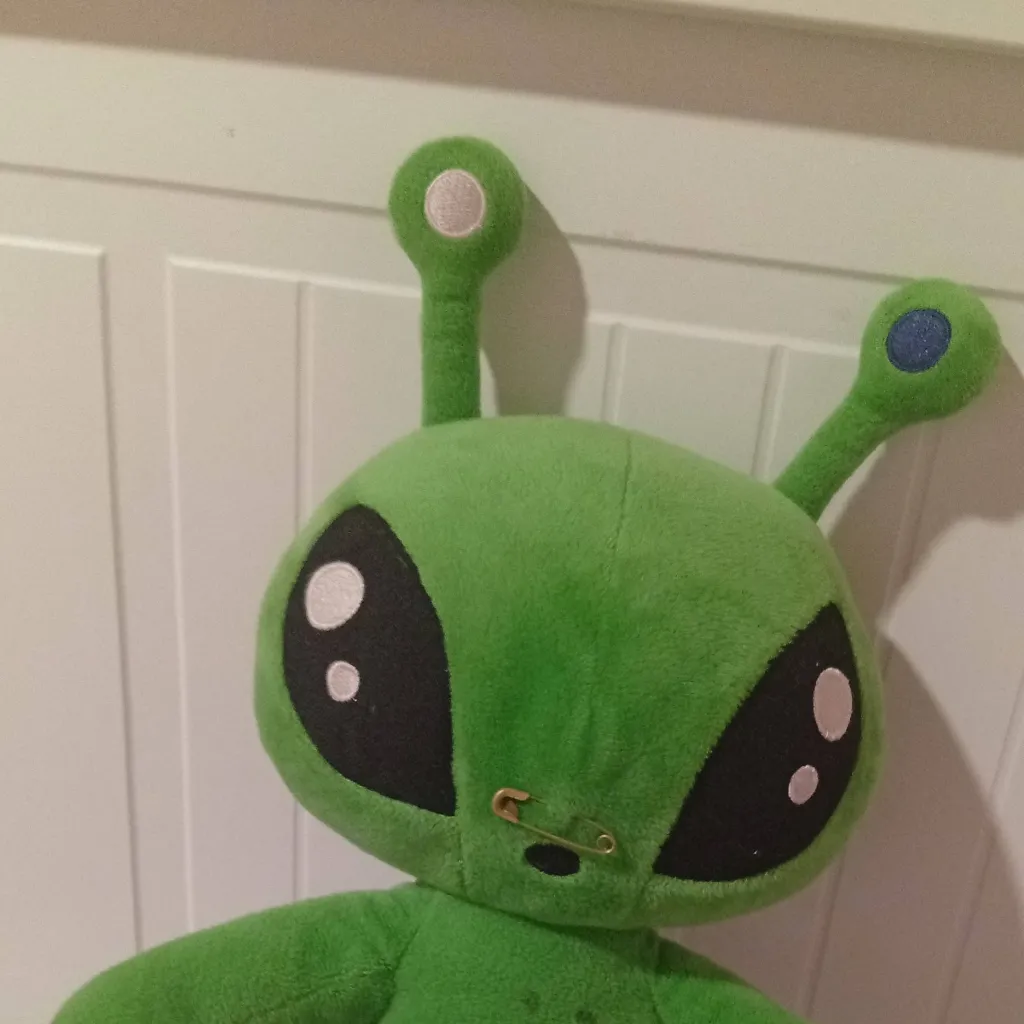 chat with ai character: eepy