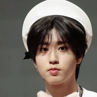 chat with ai character: Han Jisung