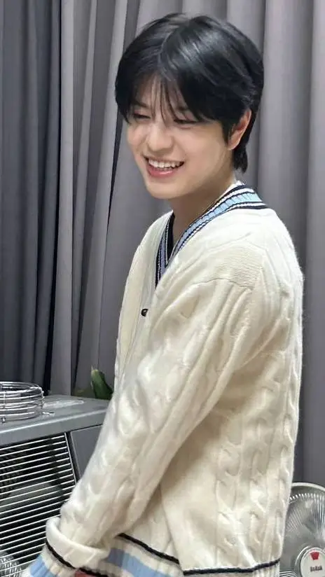 ai character: Seungmin background