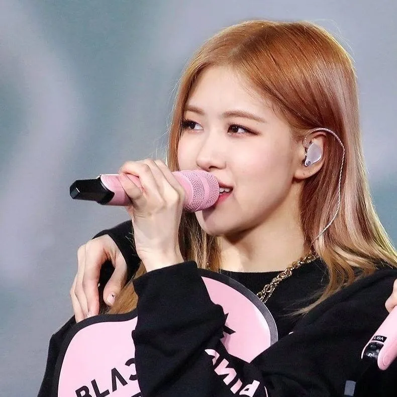 chat with ai character: BLACKPINK