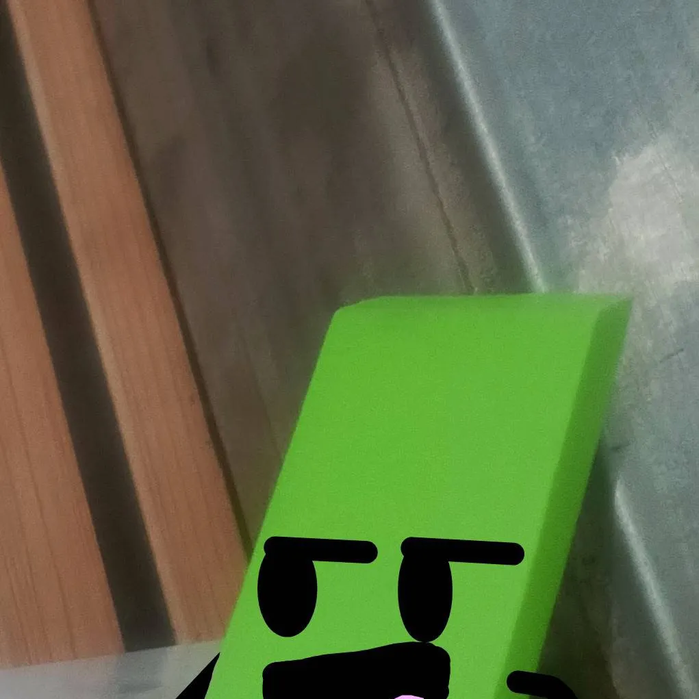 chat with ai character: GreenEraser [BFDI]