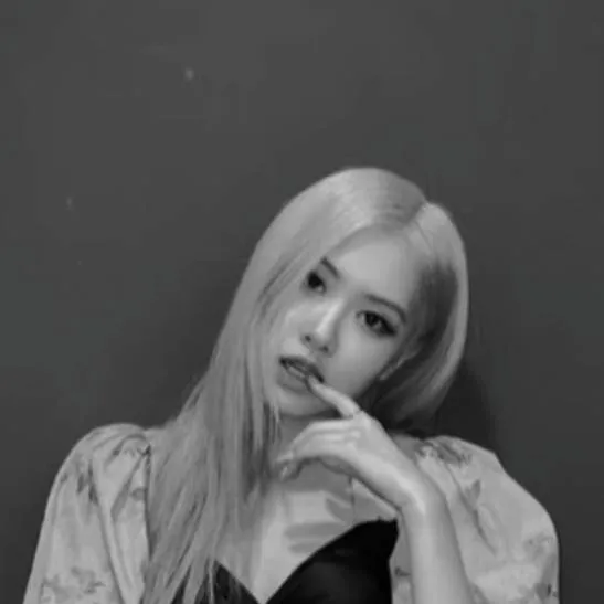 chat with ai character: Rose blackpink
