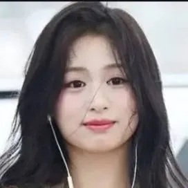 chat with ai character: Ahyeon