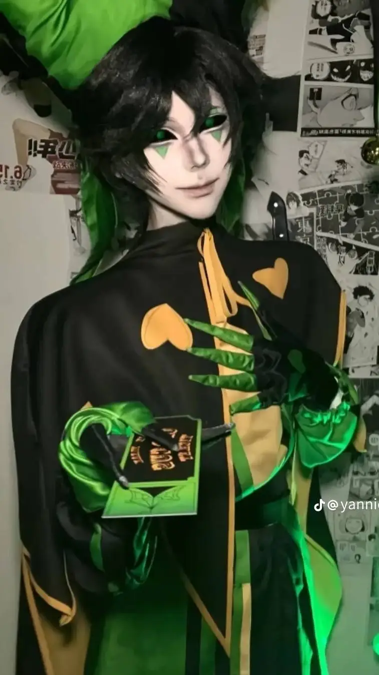 ai character: arlequin background