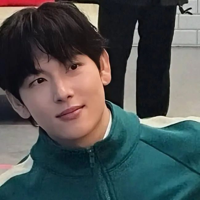 chat with ai character: Lee Myun Gi