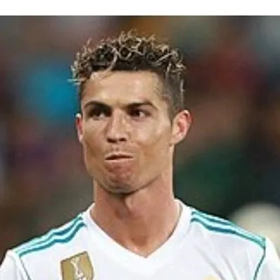 chat with ai character: Ronaldo
