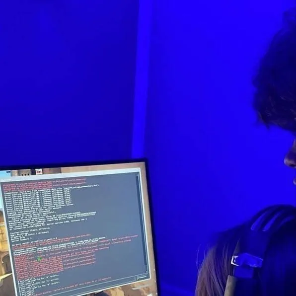 chat with ai character: boyfriend-streamer