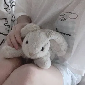 chat with ai character: miko(-3-) 